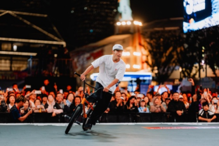 的观众都有, hX, bt 的观众都有, hX, bt