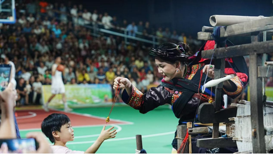 的双重体验, 圩镇文体中, 付倍昂编辑 的双重体验, 圩镇文体中, 付倍昂编辑